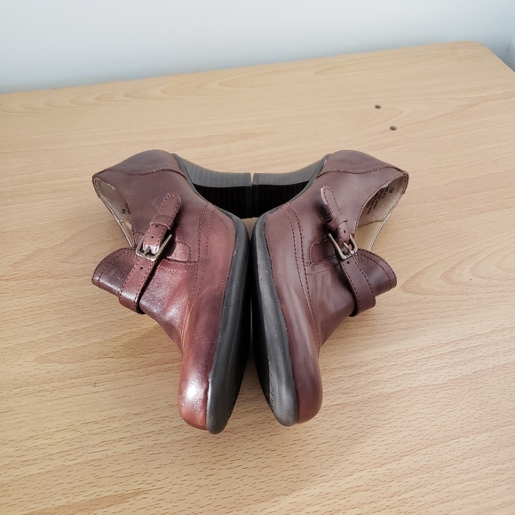 Strictly Comfort women's size 7. - Picture 7 of 9